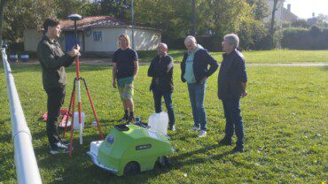 Démonstration robot de traçage TURF TANK