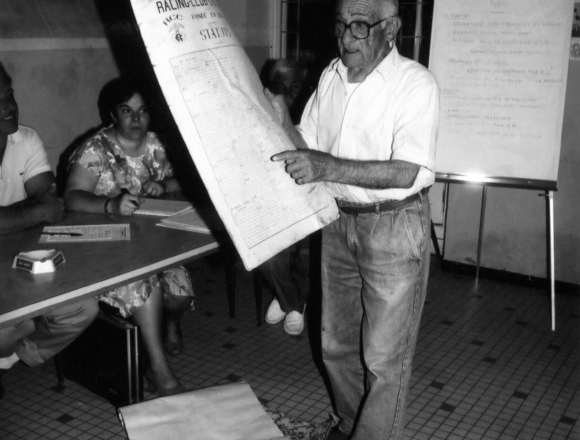 REMISE DES STATUTS DU RACING CLUB CADILLACAIS PAR ROBERT DUPAS MAI 1989