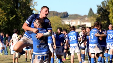Remise symbolique des maillots des séniors de l’UA Cadillac Rugby : un pont entre générations